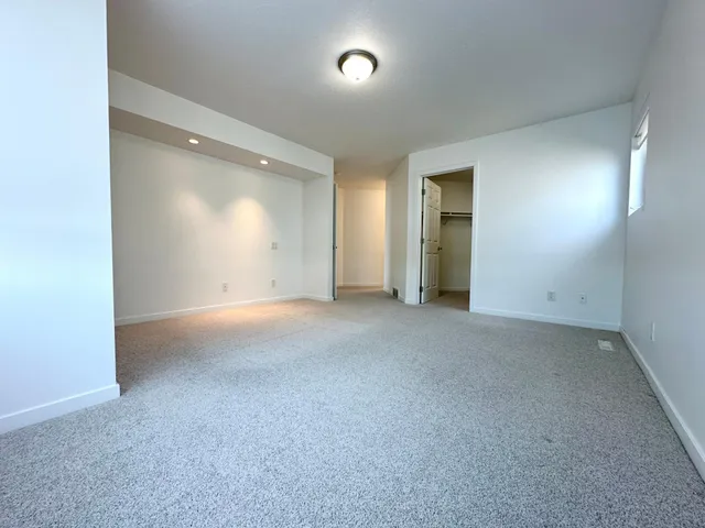 $629,000 | 1976 Bay Street, Worthington, MN 56187