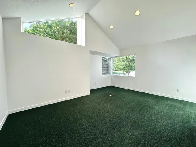 $629,000 | 1976 Bay Street, Worthington, MN 56187