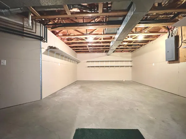 $629,000 | 1976 Bay Street, Worthington, MN 56187