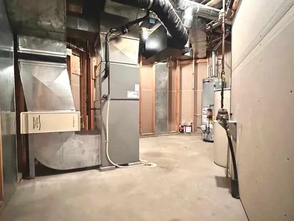 $629,000 | 1976 Bay Street, Worthington, MN 56187