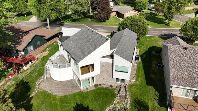 $629,000 | 1976 Bay Street, Worthington, MN 56187