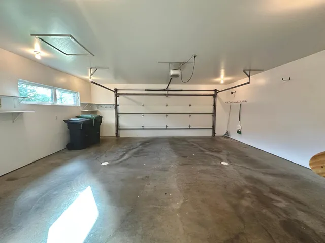 $629,000 | 1976 Bay Street, Worthington, MN 56187