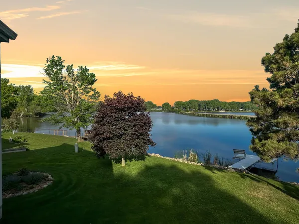 $629,000 | 1976 Bay Street, Worthington, MN 56187
