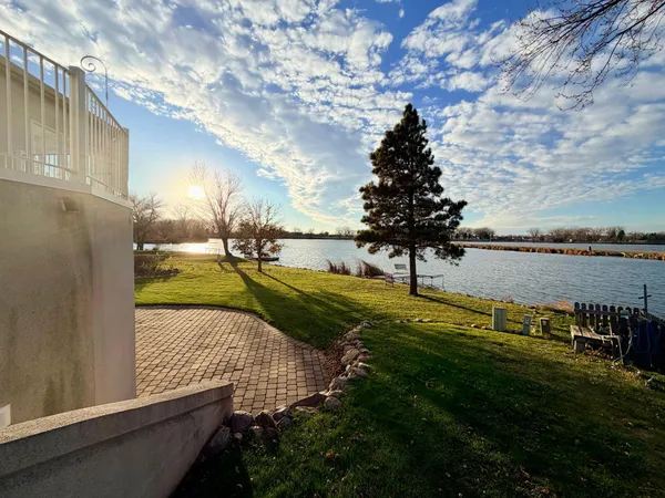 $629,000 | 1976 Bay Street, Worthington, MN 56187