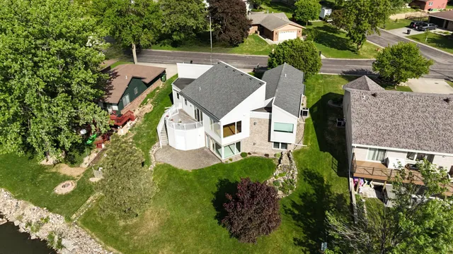 $629,000 | 1976 Bay Street, Worthington, MN 56187