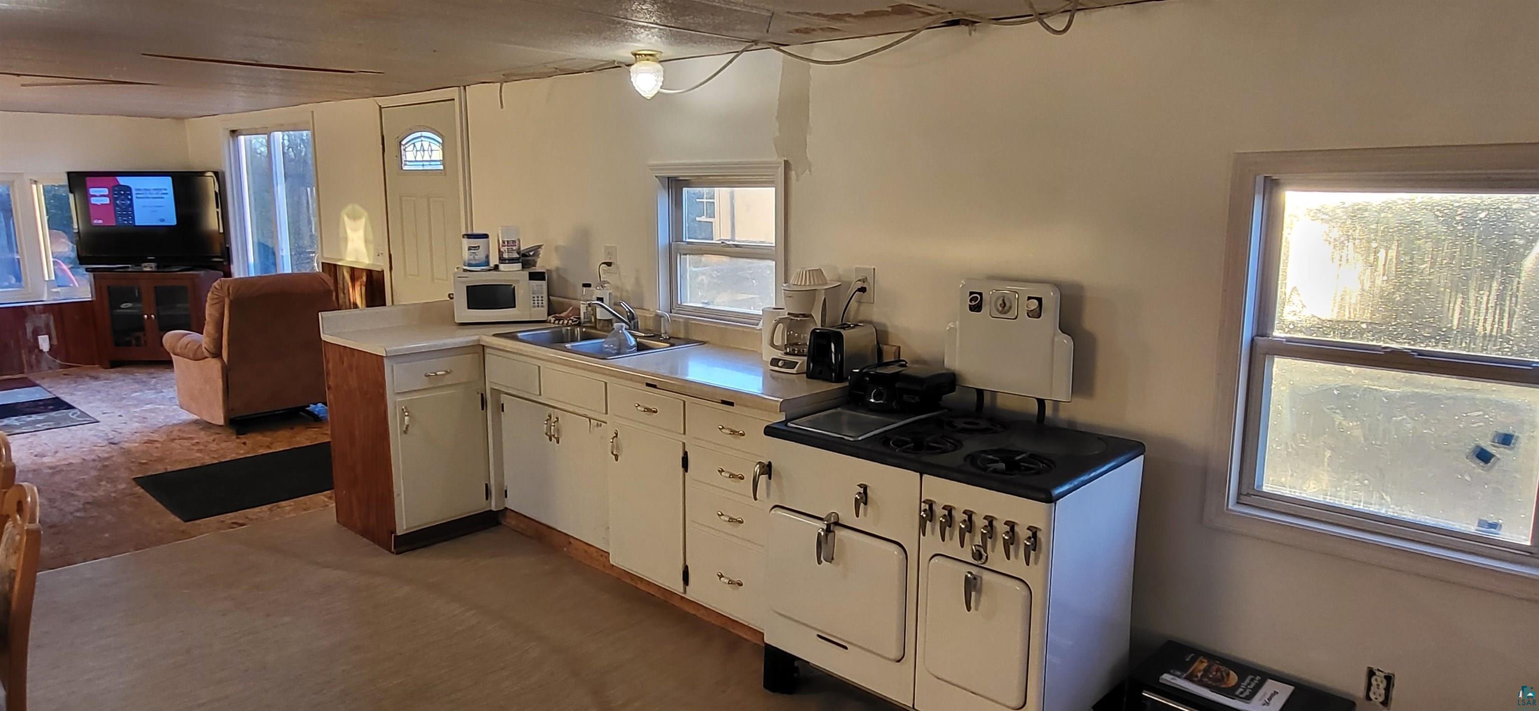 5241 Hut Two Road Finland, MN 55603 - Photo 22 of 30 Kitchen