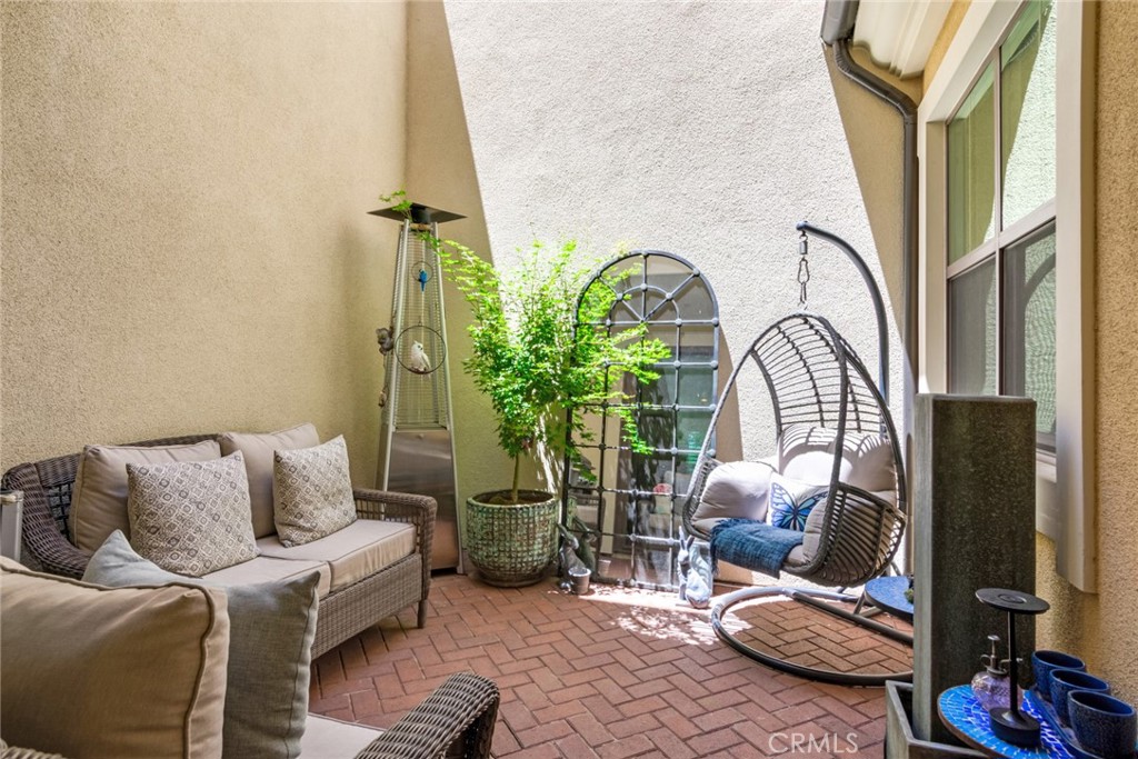 161 Working Ranch Irvine, CA 92602 - Photo 9 of 33 atrium