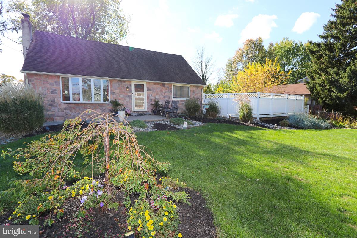 201 Castello Avenue Hatboro, PA 19040 - Photo 3 of 62 front