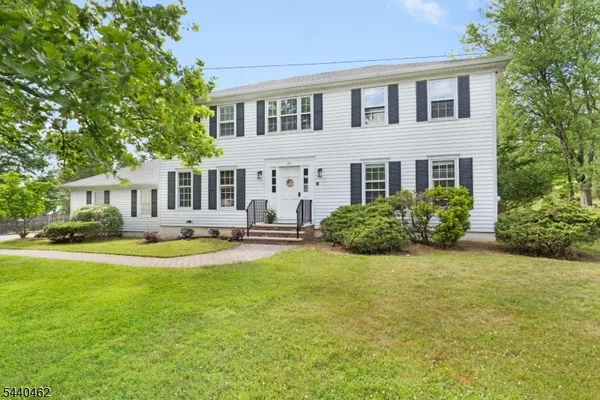 $799,000 | 5 Heather Hill Way, Bridgewater, NJ 08807