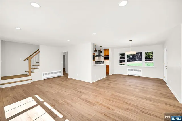 $899,000 | 60 Fremont Avenue, Park Ridge, NJ 07656