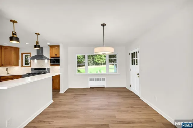 $899,000 | 60 Fremont Avenue, Park Ridge, NJ 07656