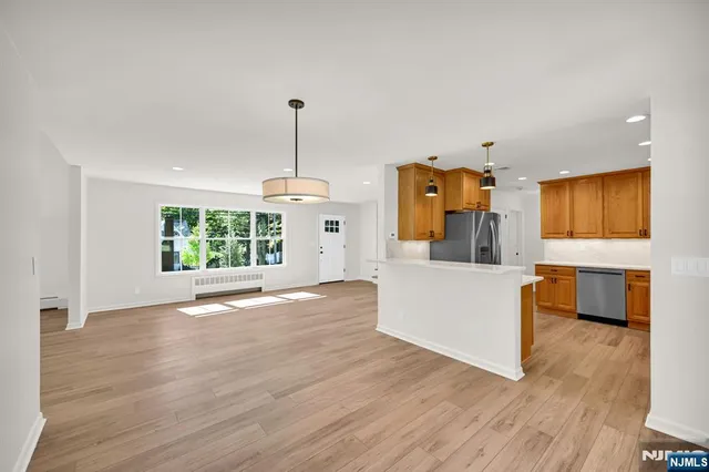 $899,000 | 60 Fremont Avenue, Park Ridge, NJ 07656