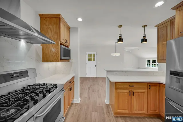 $899,000 | 60 Fremont Avenue, Park Ridge, NJ 07656