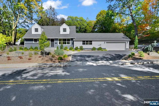 $899,000 | 60 Fremont Avenue, Park Ridge, NJ 07656
