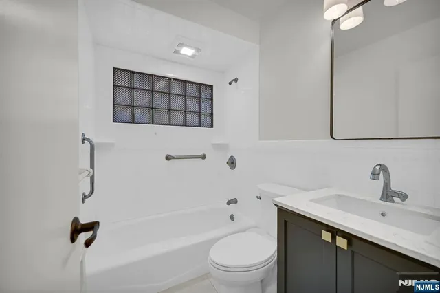 $899,000 | 60 Fremont Avenue, Park Ridge, NJ 07656