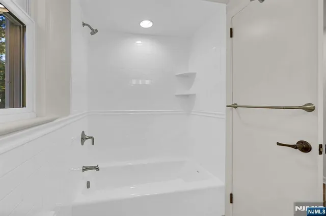 $899,000 | 60 Fremont Avenue, Park Ridge, NJ 07656