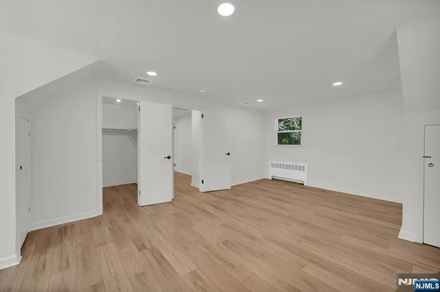 $899,000 | 60 Fremont Avenue, Park Ridge, NJ 07656