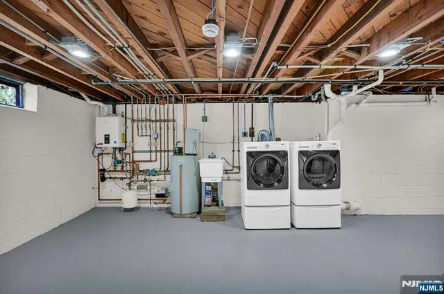 $899,000 | 60 Fremont Avenue, Park Ridge, NJ 07656