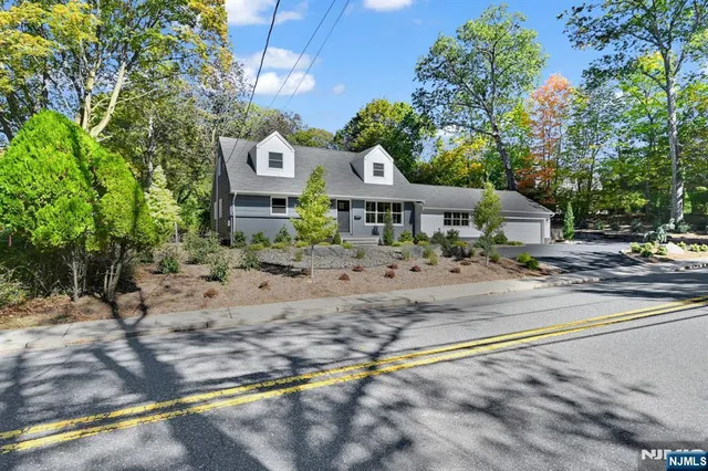 $899,000 | 60 Fremont Avenue, Park Ridge, NJ 07656