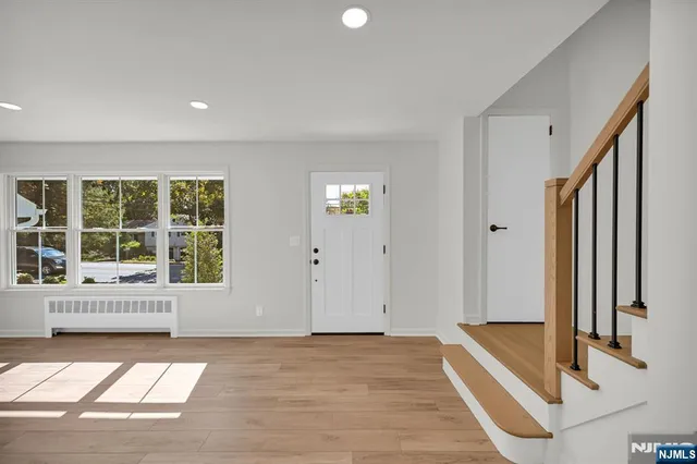 $899,000 | 60 Fremont Avenue, Park Ridge, NJ 07656