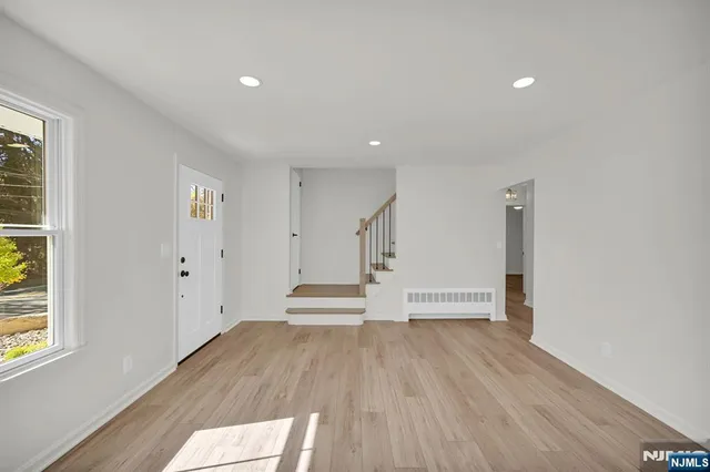 $899,000 | 60 Fremont Avenue, Park Ridge, NJ 07656