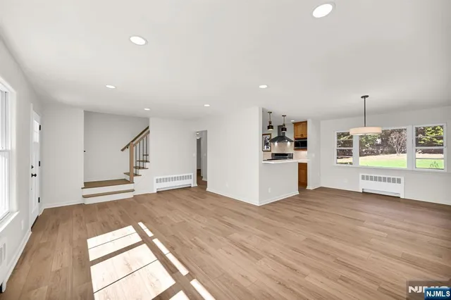 $899,000 | 60 Fremont Avenue, Park Ridge, NJ 07656