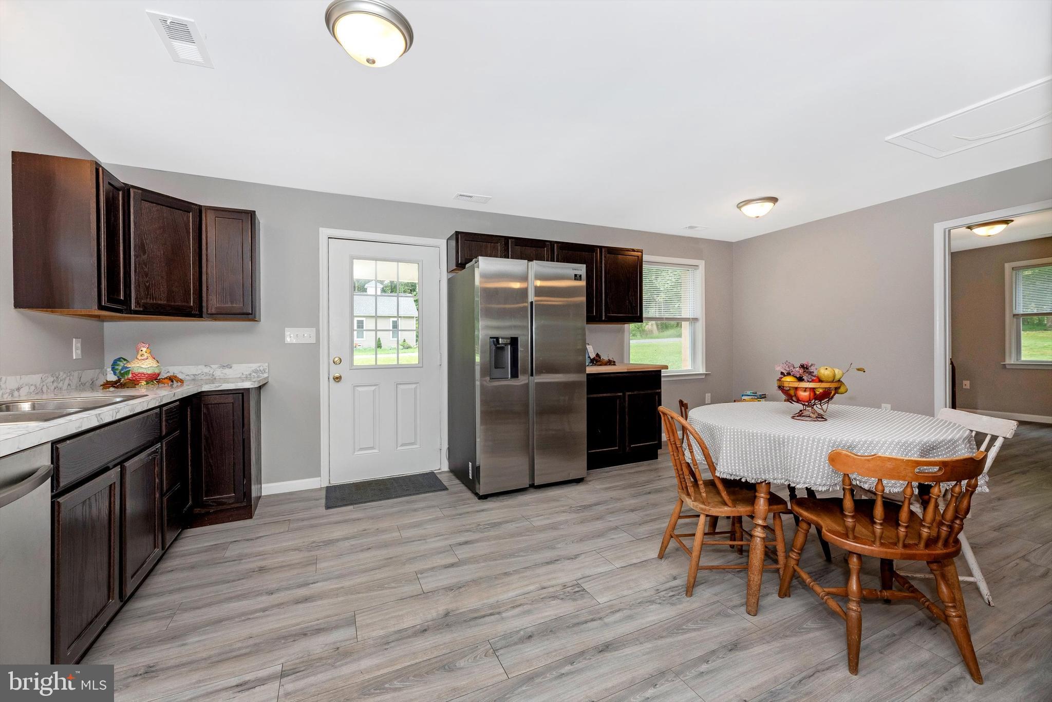 6153 Fulmer Road Frederick, MD 21703 - Photo 6 of 37 Table space