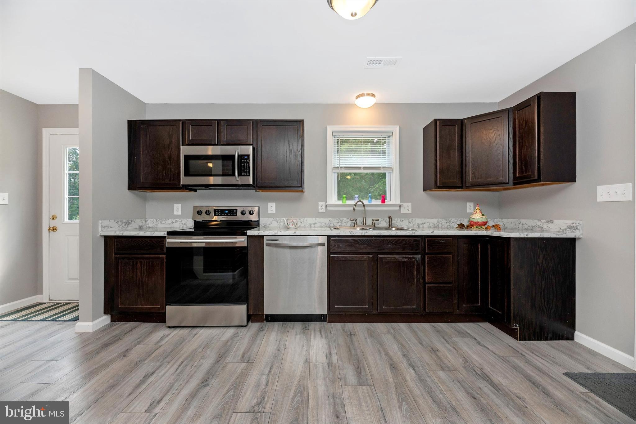 6153 Fulmer Road Frederick, MD 21703 - Photo 9 of 37