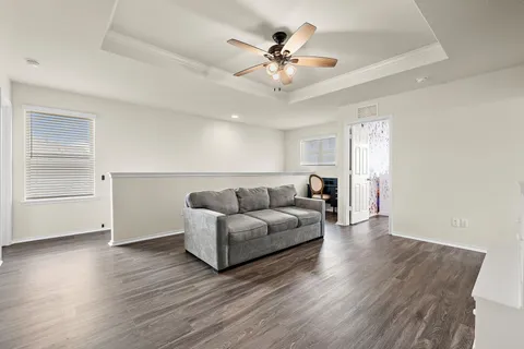 $385,000 | 241 La Dera Drive, Liberty Hill, TX 78642