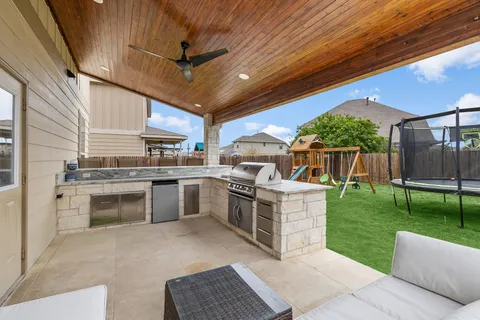 $385,000 | 241 La Dera Drive, Liberty Hill, TX 78642
