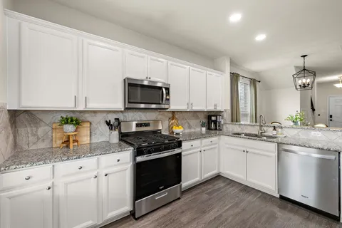 $385,000 | 241 La Dera Drive, Liberty Hill, TX 78642