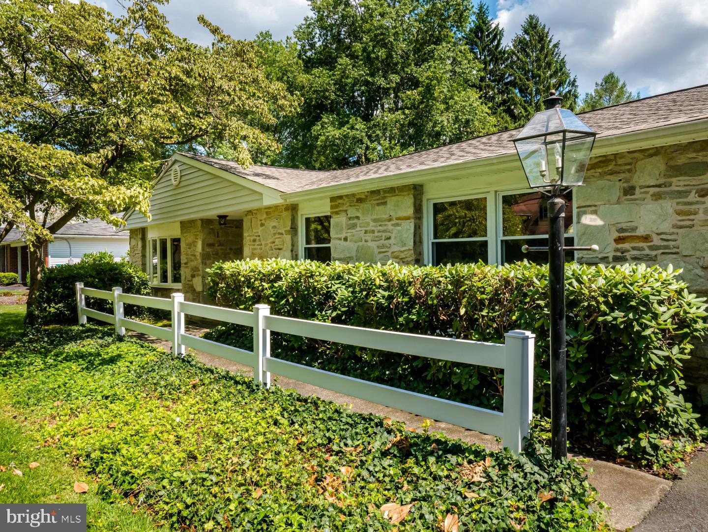 366 Saly Road Yardley, PA 19067 - Photo 4 of 36 Front Entry