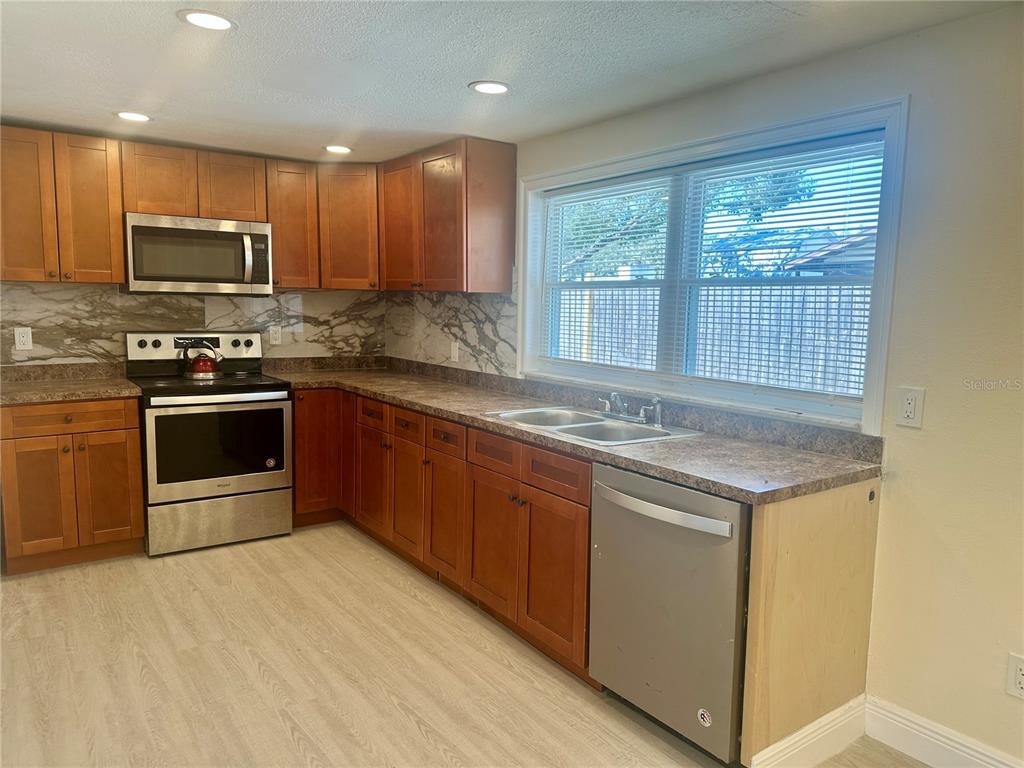 12741 Poppy Street New Port Richey, FL 34654 - Photo 6 of 15