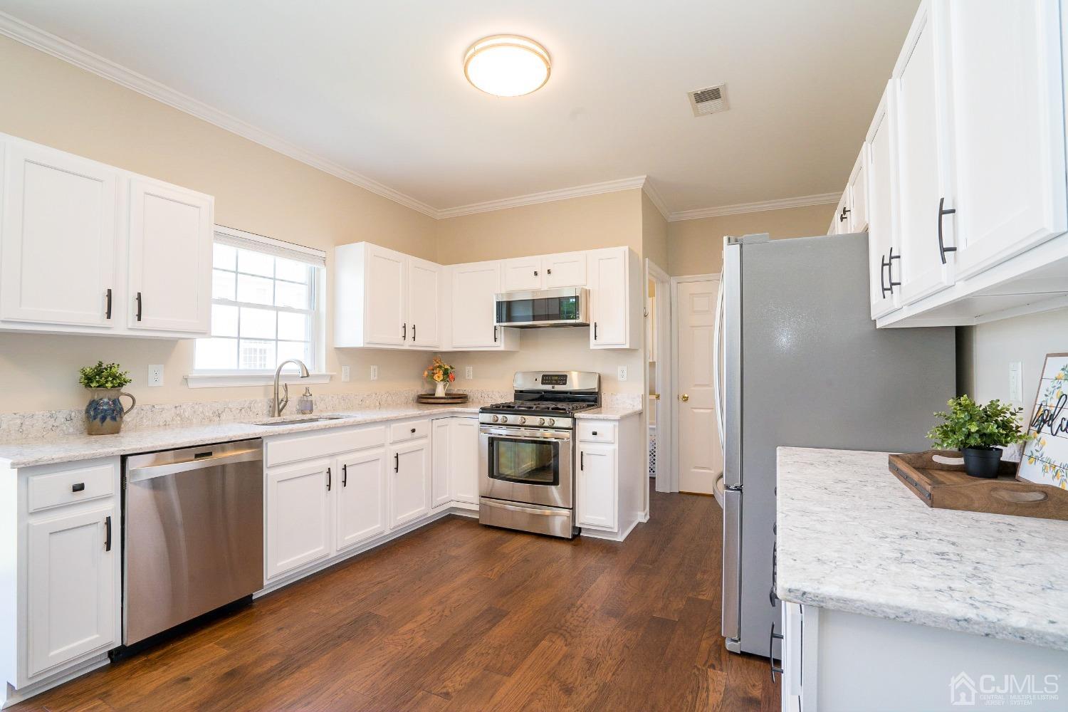 25 Champlain Road Monmouth Junction, NJ 08852 - Photo 17 of 37 Gallery Image 17