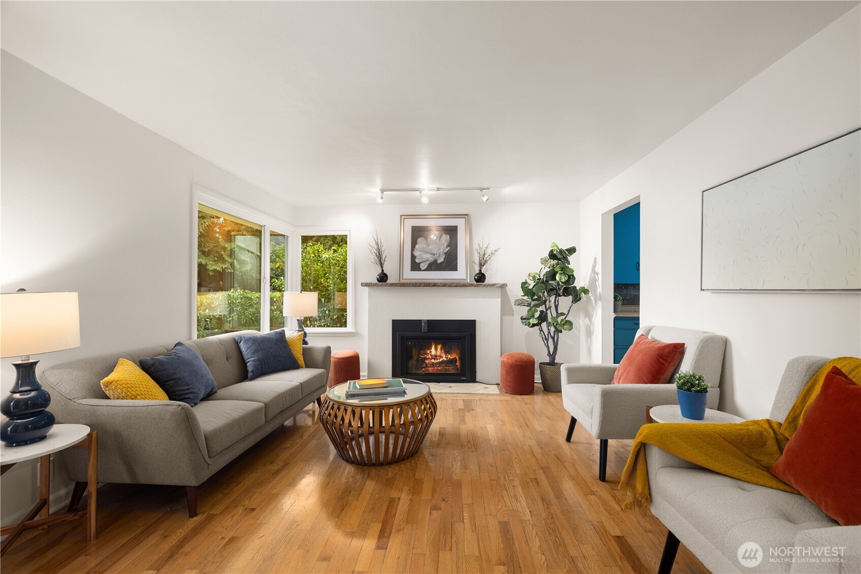 11253 35th Avenue Southwest Seattle, WA 98146 - Photo 4 of 40 Gallery Image 4