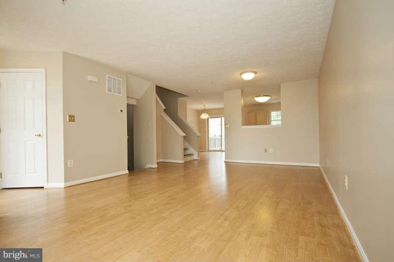 207 Carolstowne Road Reisterstown, MD 21136 - Photo 3 of 28 Living Room