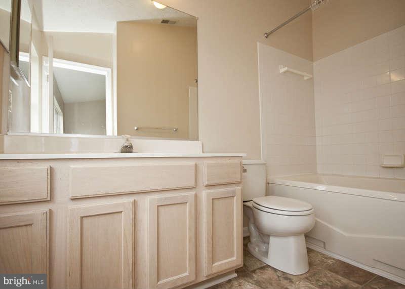 207 Carolstowne Road Reisterstown, MD 21136 - Photo 22 of 28 Bath (Master)
