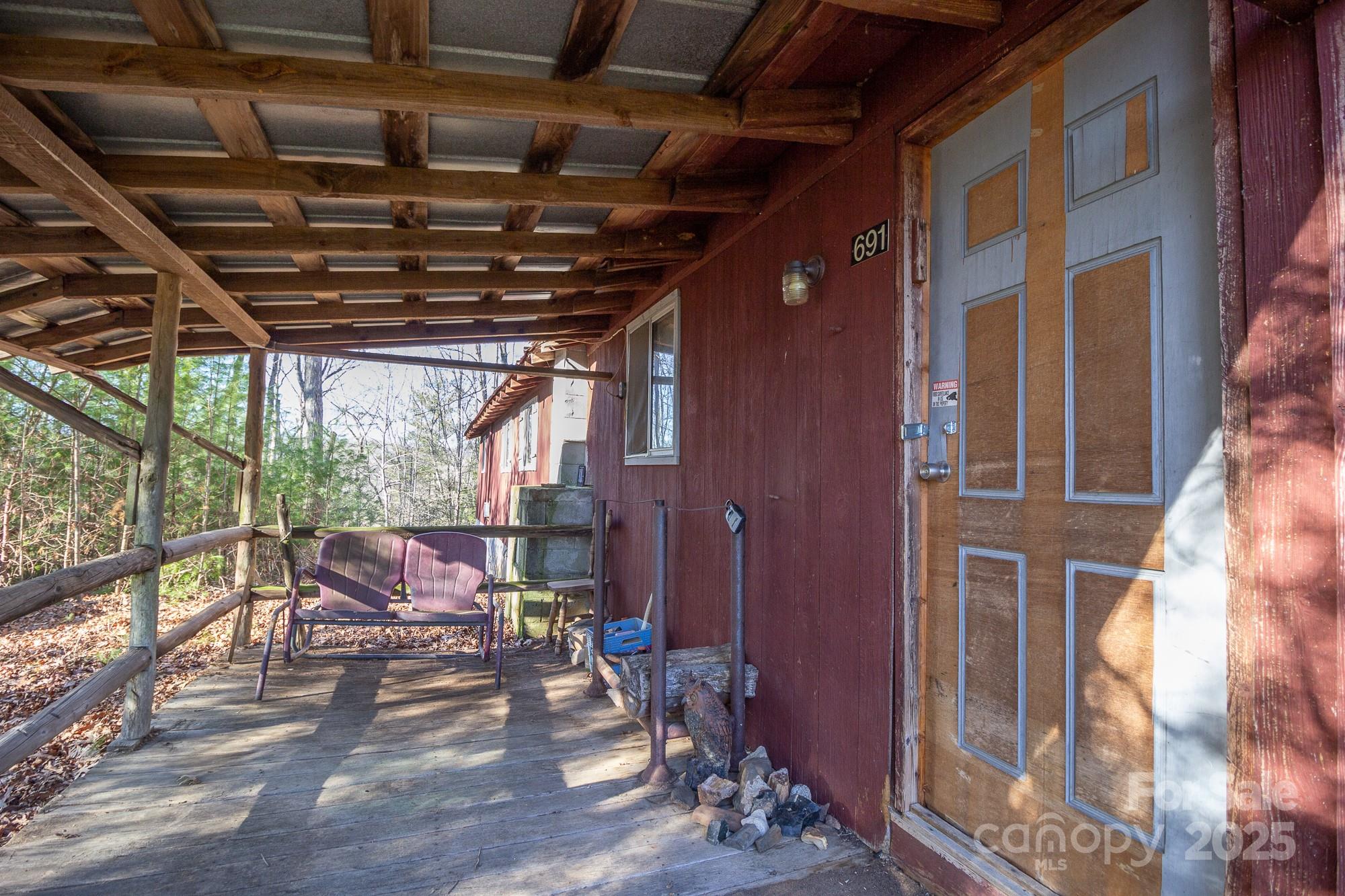 691 Sandy Bottom Road Marshall, NC 28753 - Photo 3 of 26 Gallery Image 3