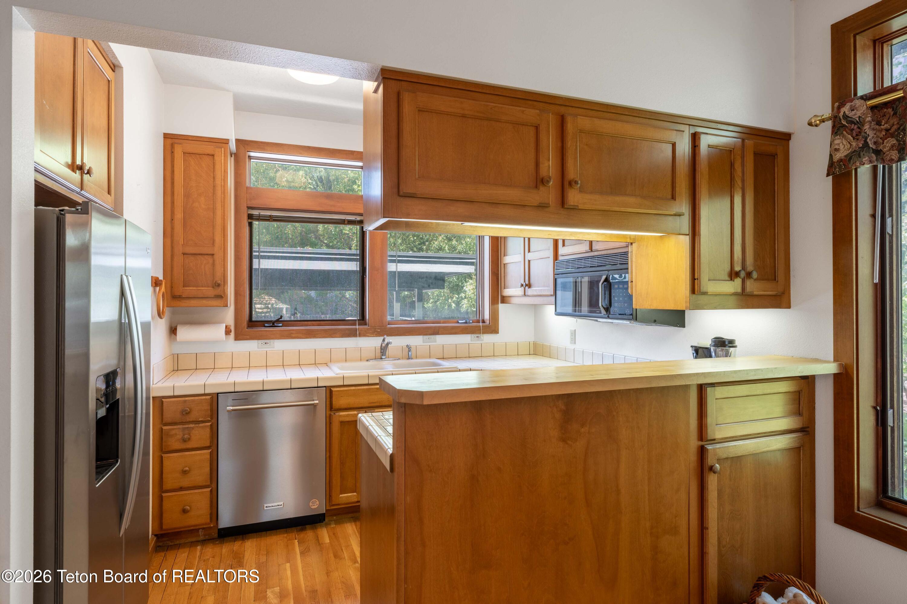 120 Rancher Street, Unit 6 Jackson, WY 83001 - Photo 6 of 25 Eat-in kitchen