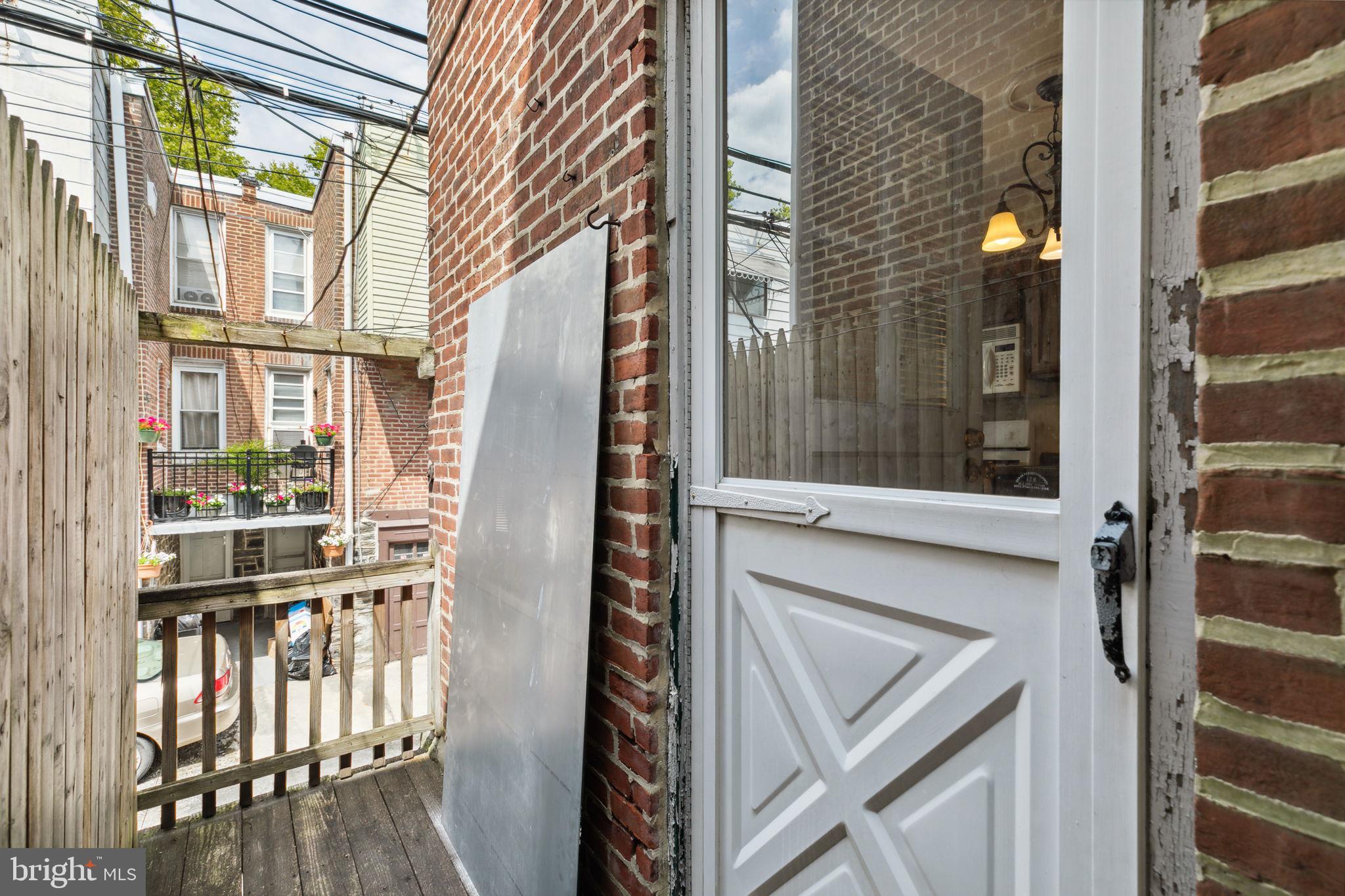 327 Avon Road Upper Darby, PA 19082 - Photo 12 of 29