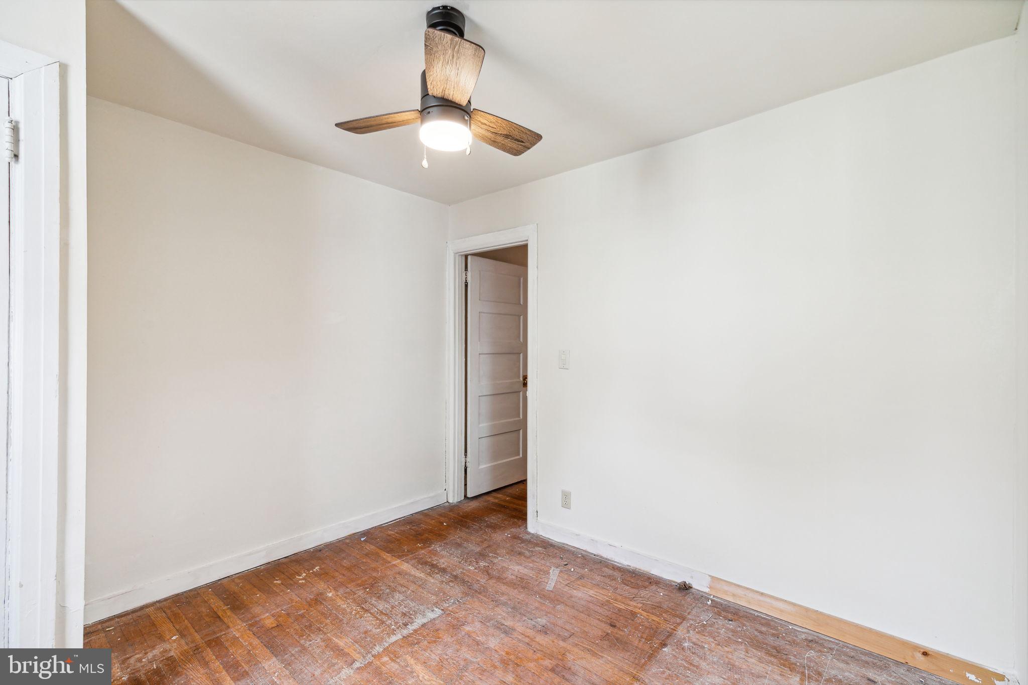 327 Avon Road Upper Darby, PA 19082 - Photo 19 of 29