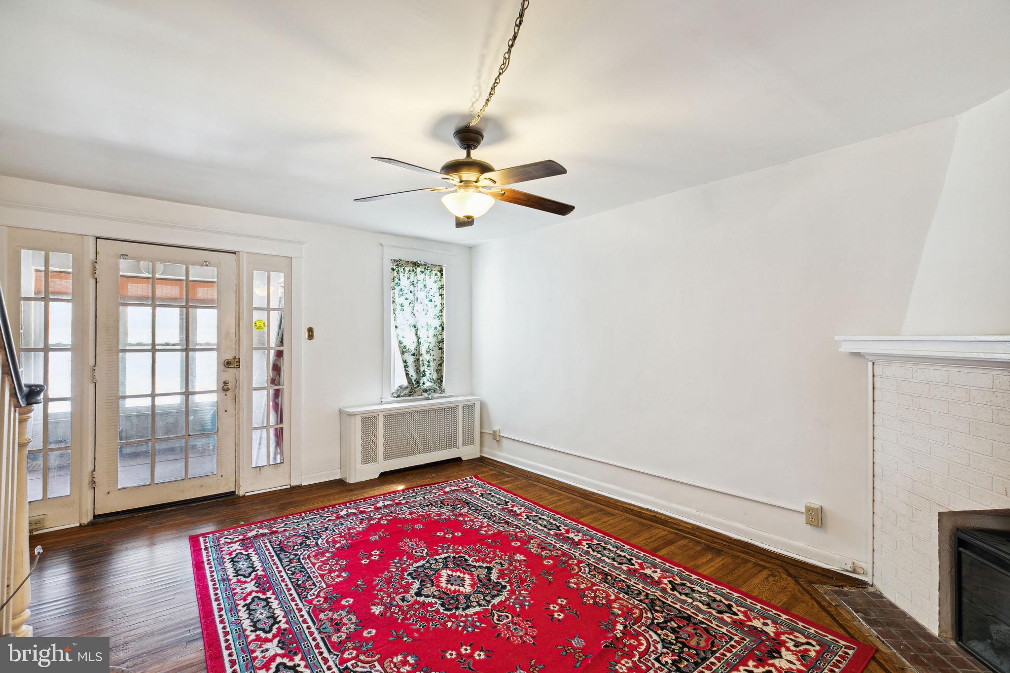 327 Avon Road Upper Darby, PA 19082 - Photo 5 of 29