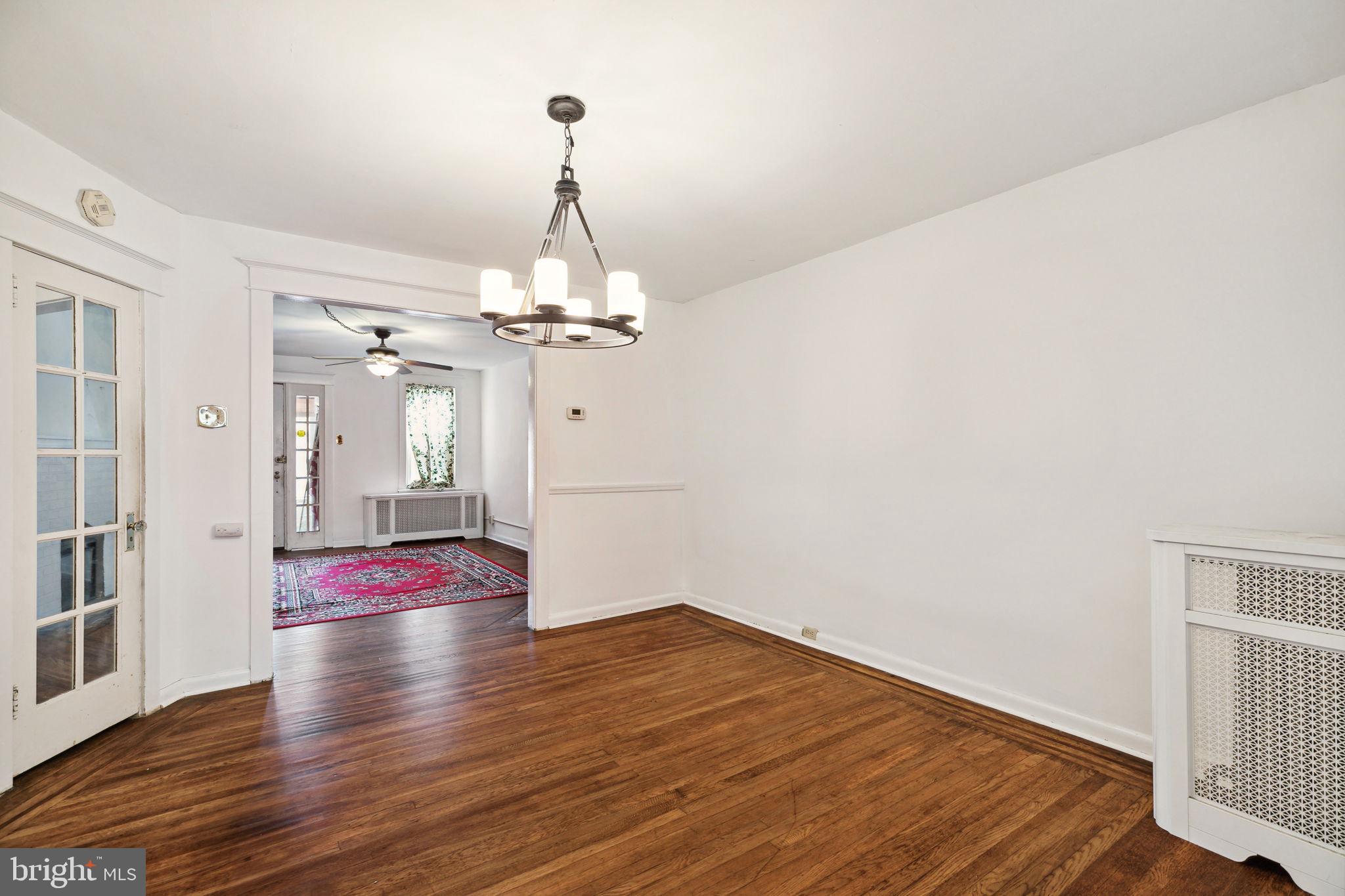 327 Avon Road Upper Darby, PA 19082 - Photo 6 of 29