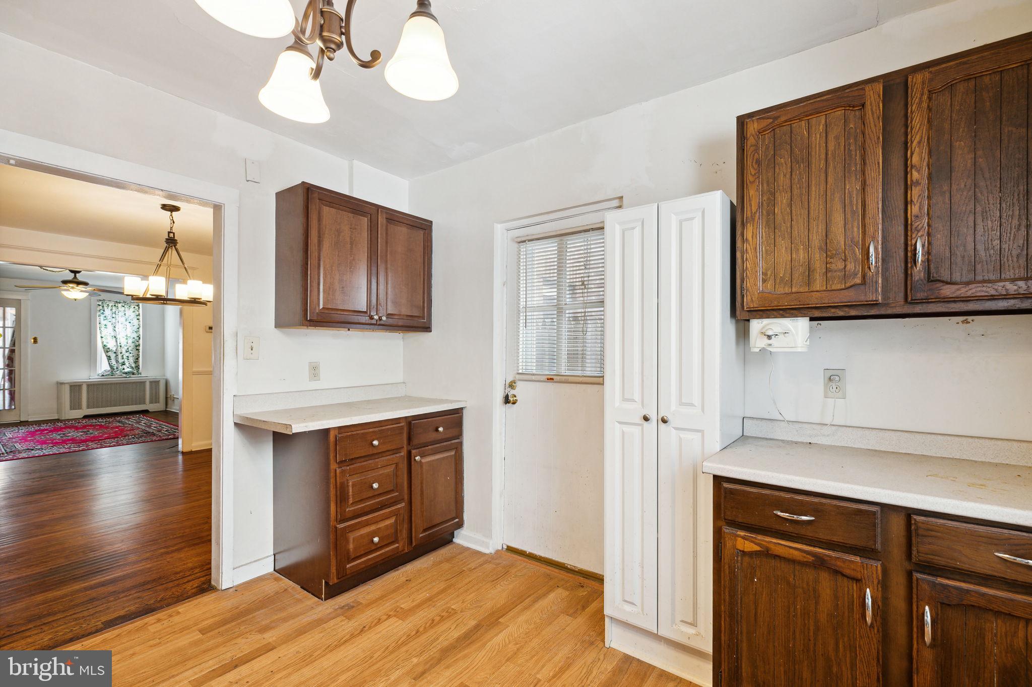 327 Avon Road Upper Darby, PA 19082 - Photo 10 of 29