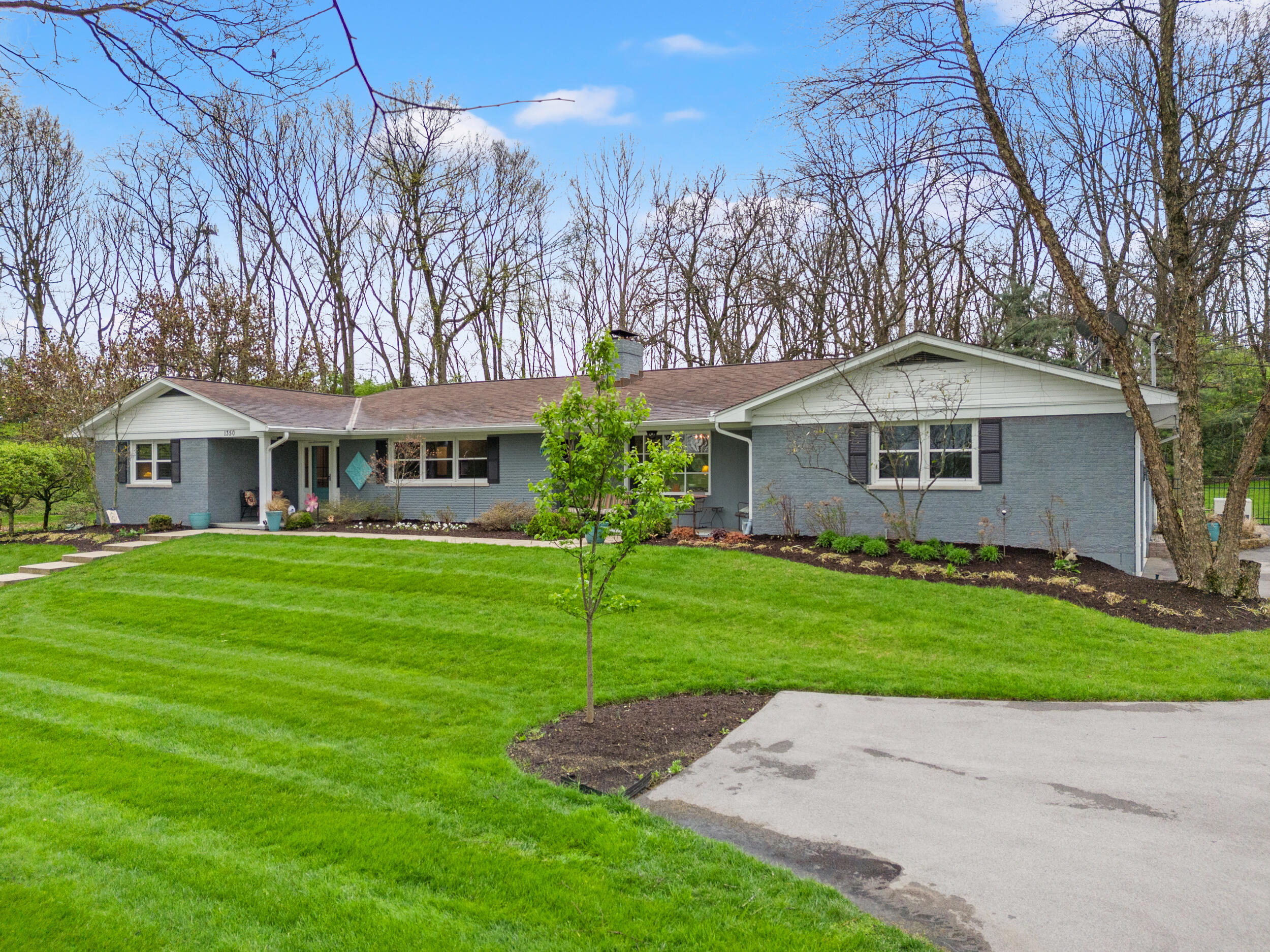 1350 Hume Road Lexington, KY 40516 - Photo 3 of 36 DJI_20240403090849_0017_D_1350 Hume Rd