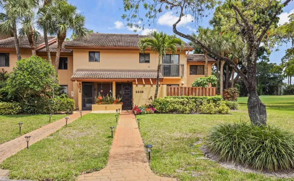 $325,000 | 5338 Fountains Drive South, Lake Worth, FL 33467