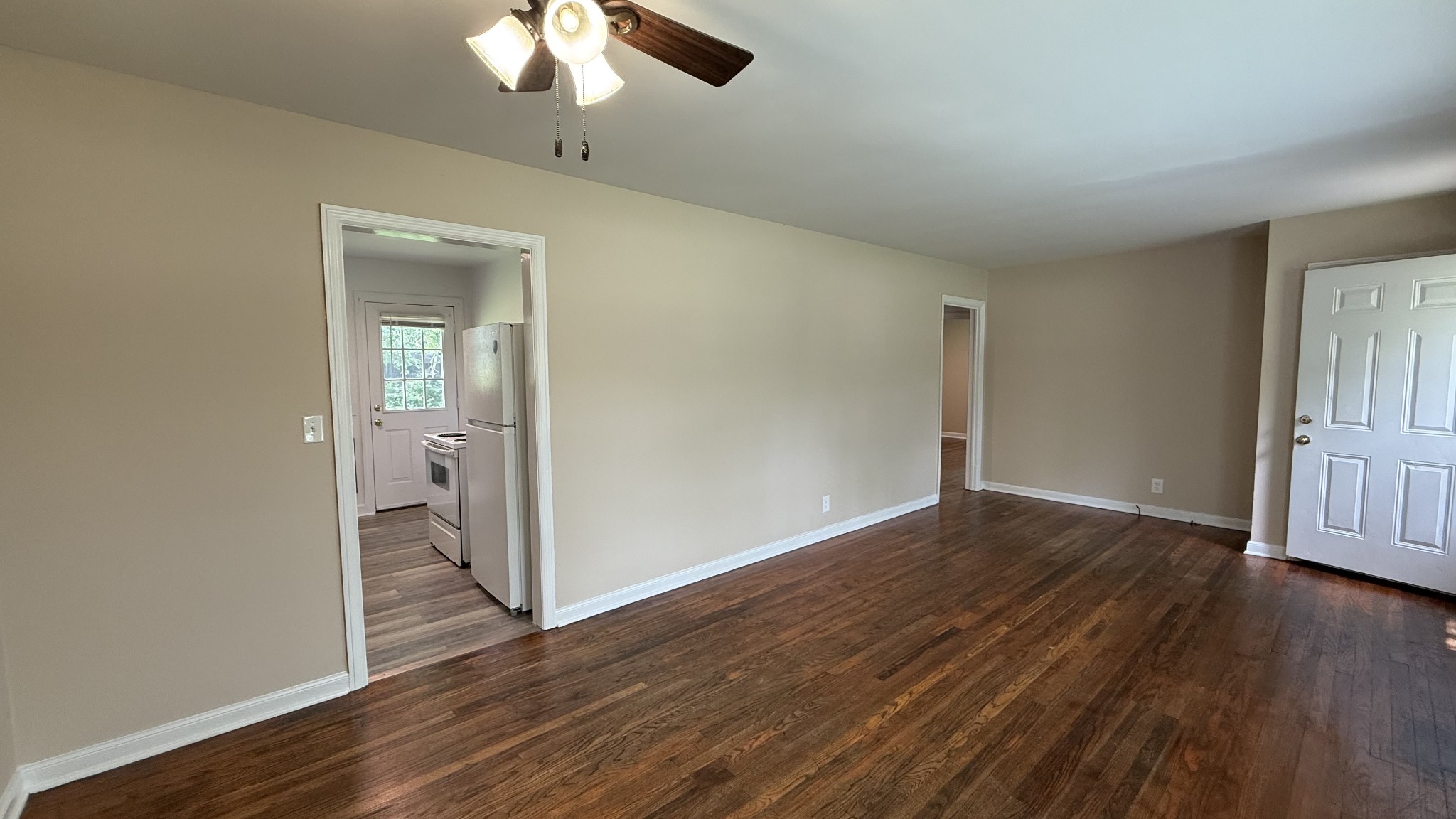 732 Ridgelawn Place Tullahoma, TN 37388 - Photo 2 of 26
