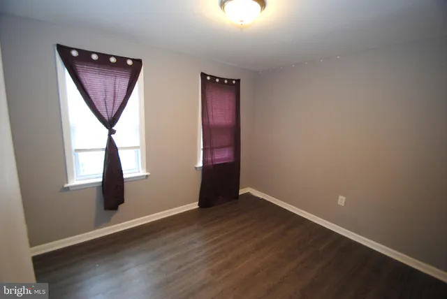 $2,350 | 229 East Broad Street, Burlington, NJ 08016