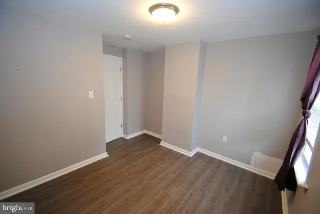 $2,350 | 229 East Broad Street, Burlington, NJ 08016