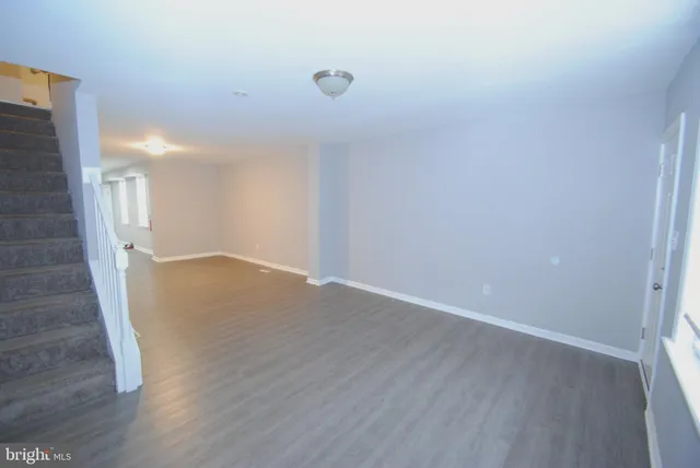 $2,350 | 229 East Broad Street, Burlington, NJ 08016